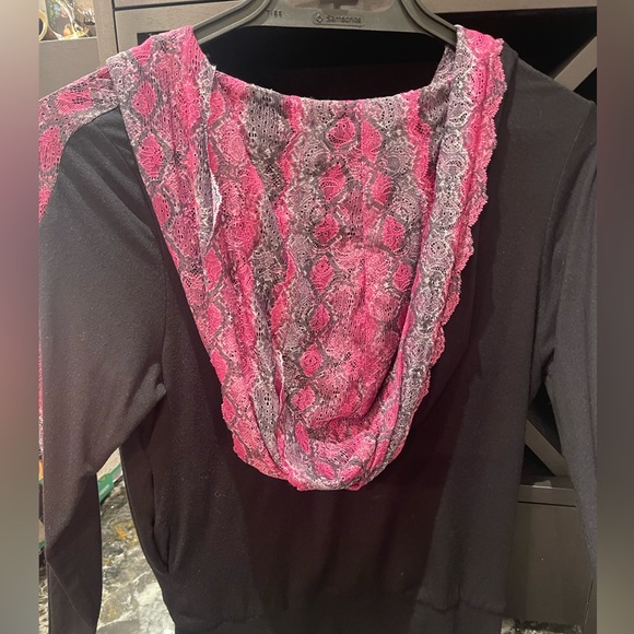 Beach bunny tracksuits - Picture 2 of 9